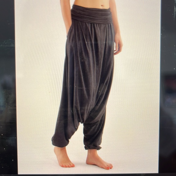 lululemon A Muse Me Pant - Picture 3 of 4